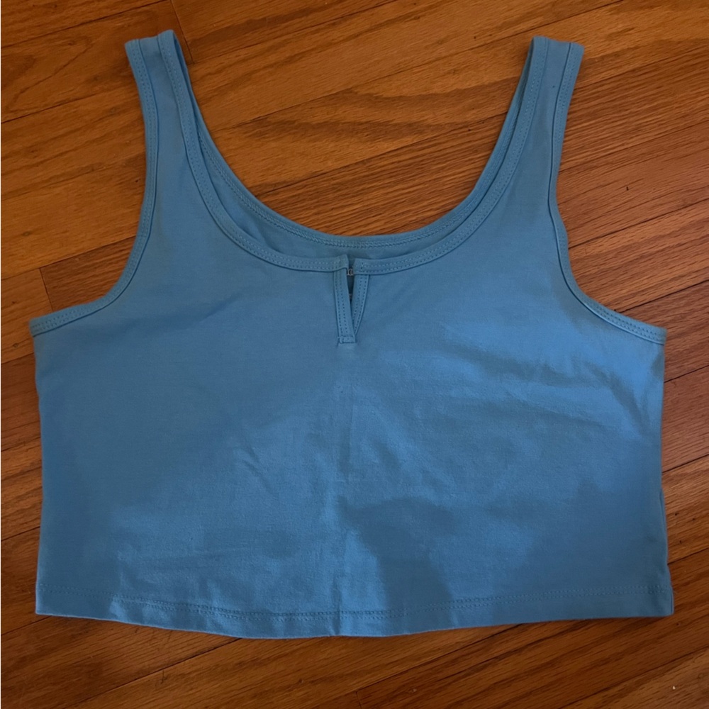 blue cropped tank top
